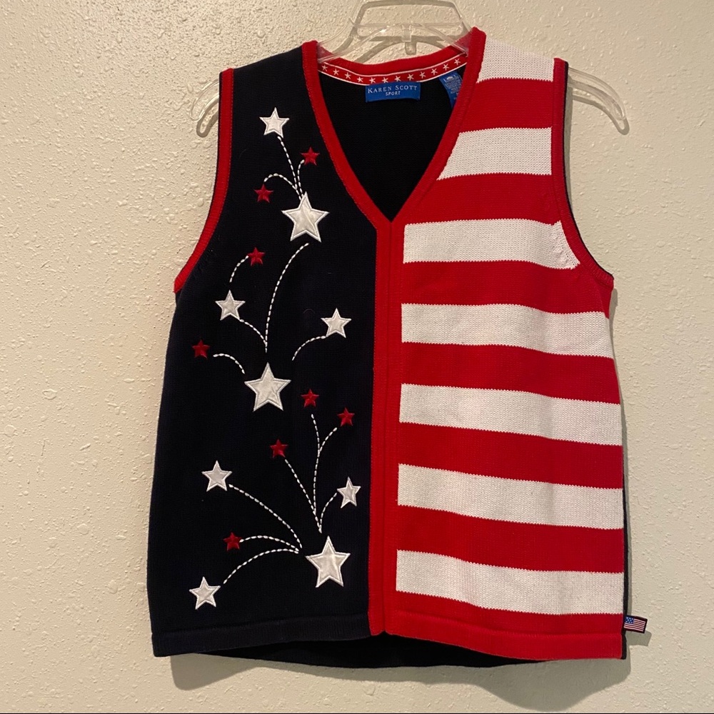 Karen Scott VEST Woman’s Medium TOP RED WHITE BLUE STARS Stripes Vest sleeveless